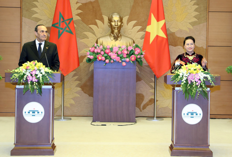 会谈结束后，双方共同举行联合记者会，介绍会谈结果。越通社记者 仲得 摄