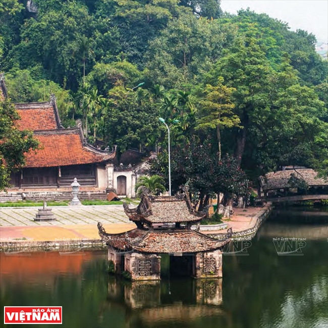 《越南寺庙》中的作品。图自越南画报