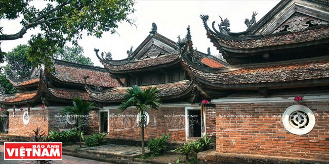 《越南寺庙》中的作品。图自越南画报