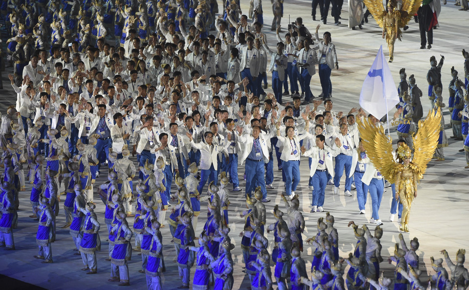 精彩纷呈的2018年雅加达亚运会开幕式。 图自越通社/新华社