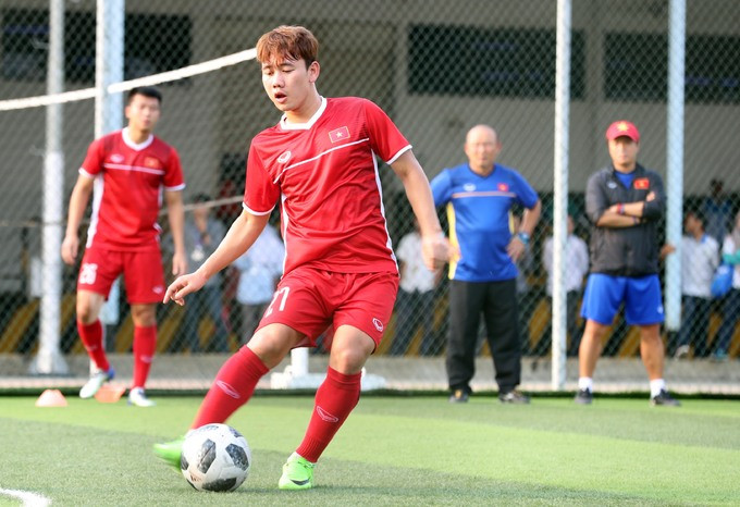 越南国家奥林匹克足球队在印尼西爪哇省三星公司足球场训练，为14日下午16时与巴基斯坦奥林匹克足球队进行角逐做出准备。