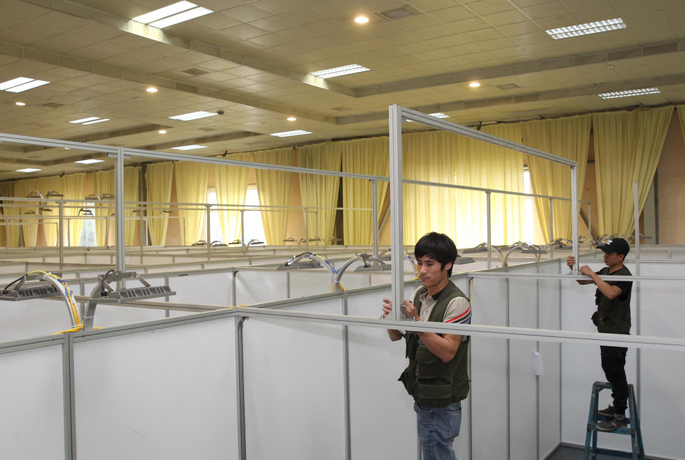 美朝领导人第二次会晤新闻中心的筹备及设备安装工作正在进行中。越通社记者 林庆 摄