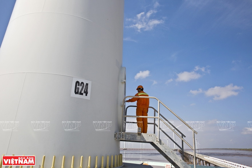 薄辽风电场上的每台风轮机都设有技术控制室。越通社记者记者 通海 摄