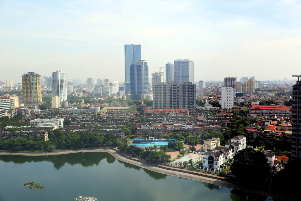 高层建筑如雨后春笋般涌现出来。图自越通社