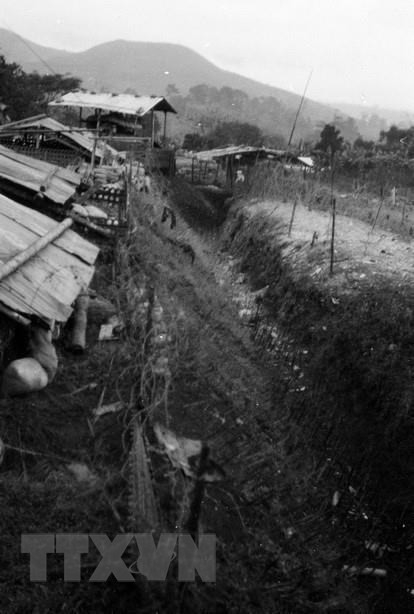 资料图：溪生阵地遭到广治北部解放军进攻的溪生阵地的袭击。图自越通社