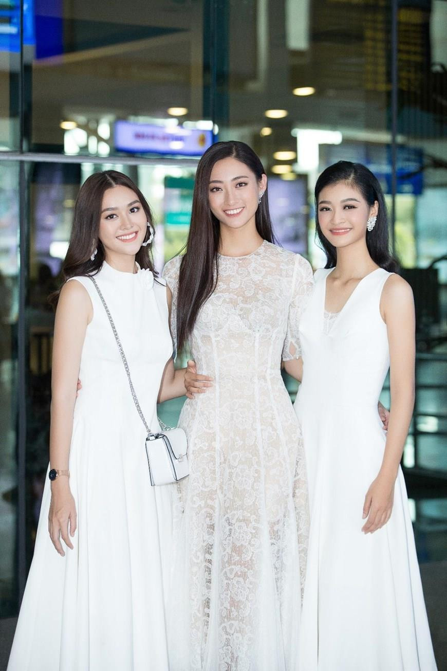 三位佳丽吸引媒体和公众的关注。图自2019年越南世界小姐选美大赛组委会