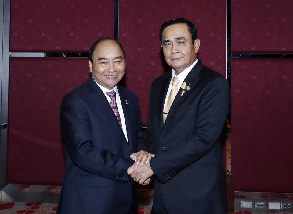 11月2日晚，越南政府总理阮春福会见了泰国总理巴育。越通社记者 统一 摄