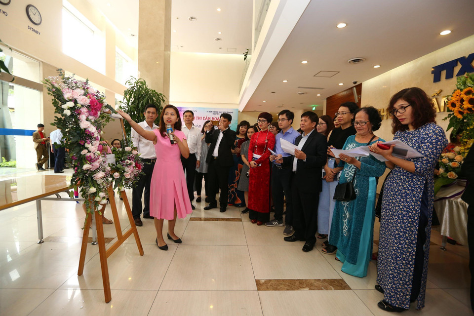 评委会对各个作品进行评分。图自越通社