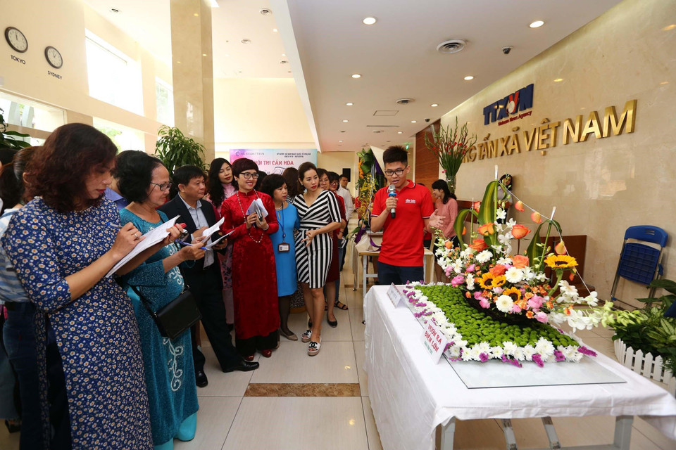 评委会对各个作品进行评分。图自越通社