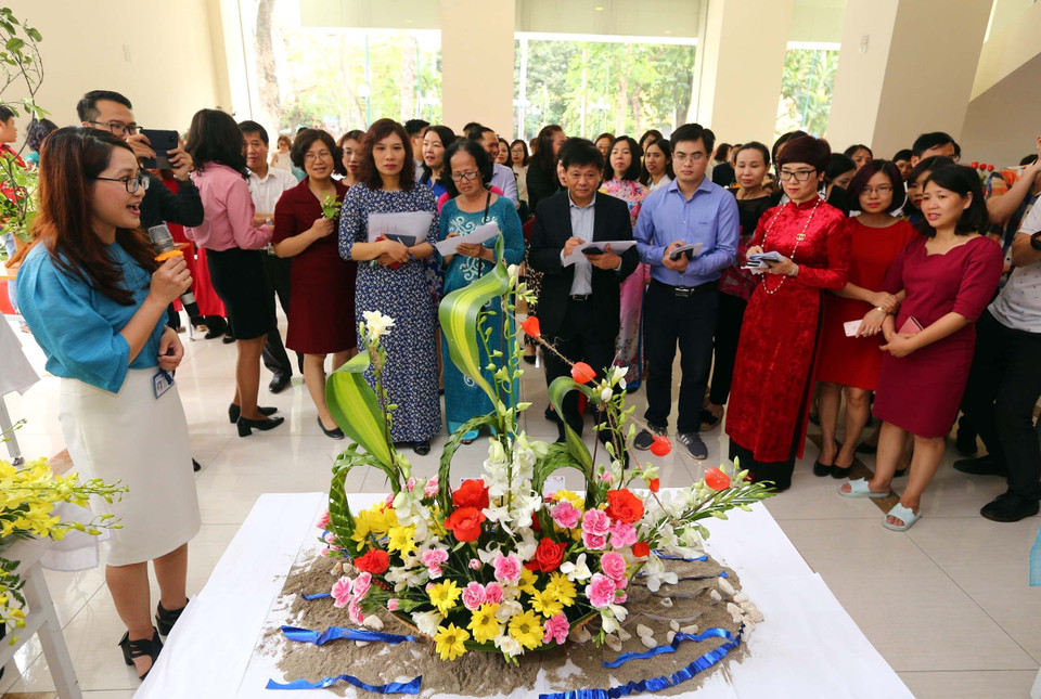 评委会对各个作品进行评分。图自越通社