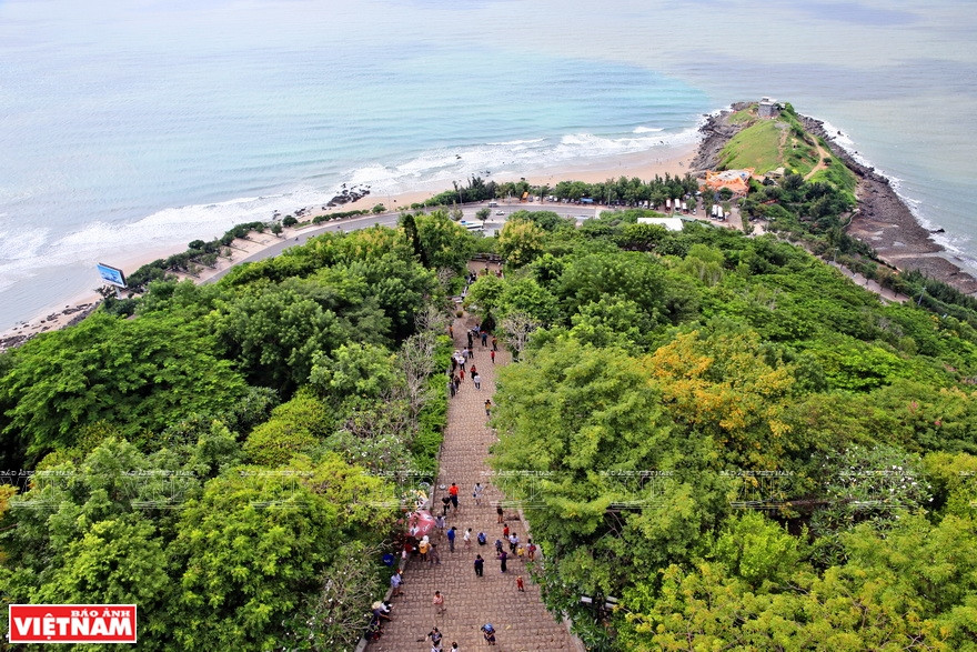 通往耶稣像的路有700级台阶。越通社记者通海摄