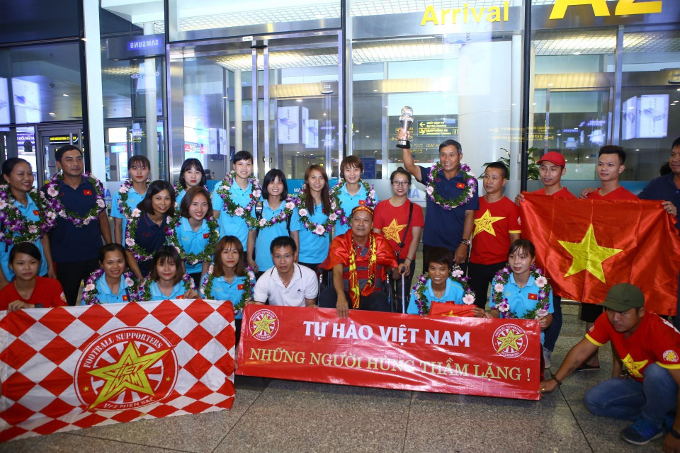 越南女子足球队合影。图自越通社