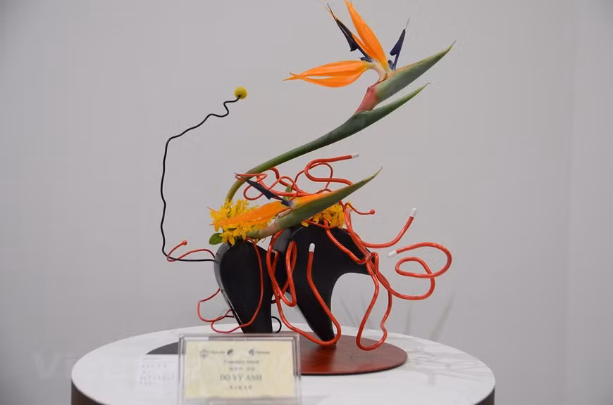 杜薇英画家的作品。图自越通社