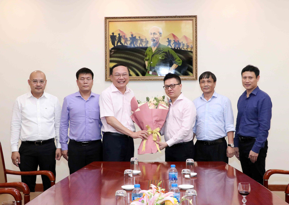 越通社副社长黎国明会见自然资源与环境部代表团。图自越通社