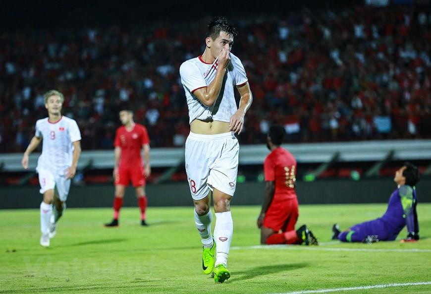 越南球员进灵。图自越通社