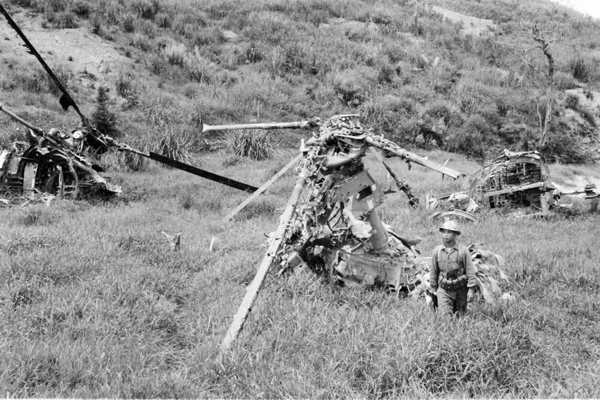 资料图：解放军在第9号路——溪生战役中击落的美军飞机残骸。图自越通社