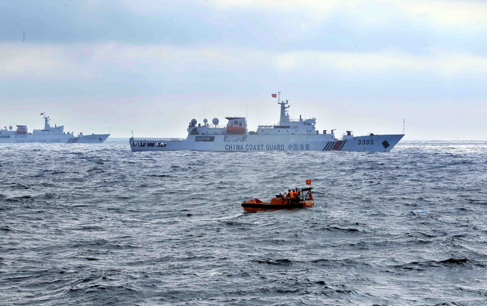 越中两国海警开展北部湾共同渔区渔业海上联合检查。越通社记者 安灯 摄