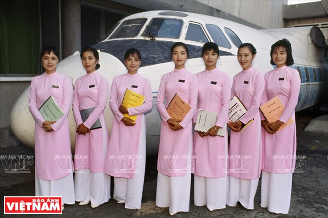 越南空姐（1994年）。凯萨琳‧卡诺 摄