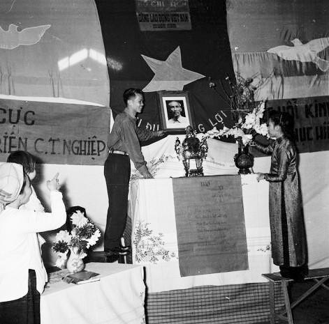 家家人人户户都忙着为春节准备。图自越通社