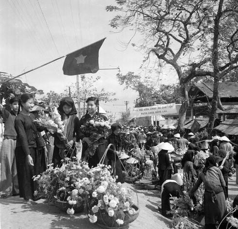 河内柚市的花市。图自越通社