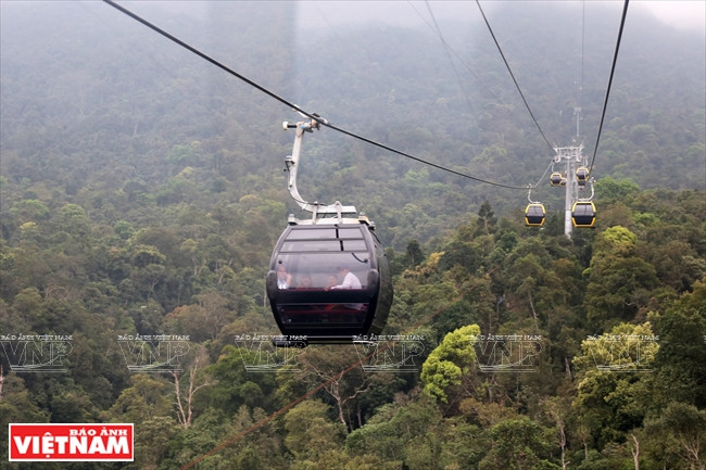 西安子信仰生态旅游区的缆车。图自越通社