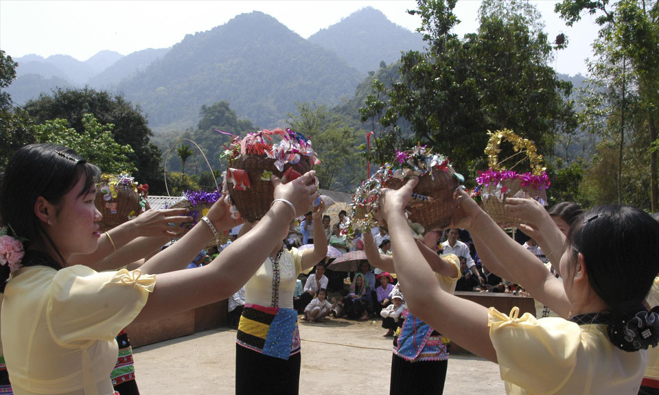 多姿多彩的群舞表演活动亮相群舞节。图自越南画报