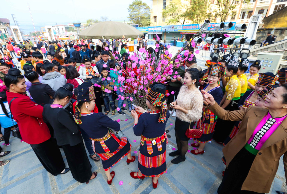 同胞们欢度春节的活动。越通社记者 春思摄