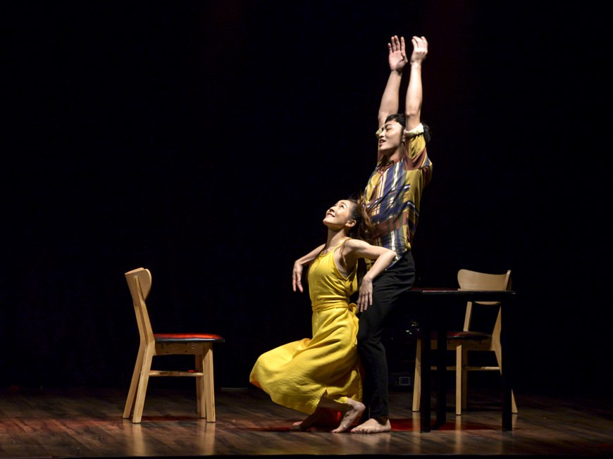 越南舞者精彩的表演、完美的诠释令现场观众欢欣不已。图自vietnamplus