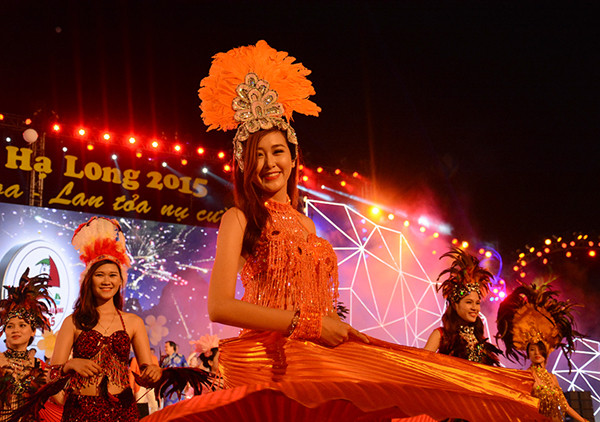 下龙狂欢节给游客留下深刻印象。（图片来源：人民报网）