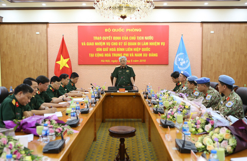 越南国防部副部长阮志咏发表讲话。越通社记者 杨江 摄