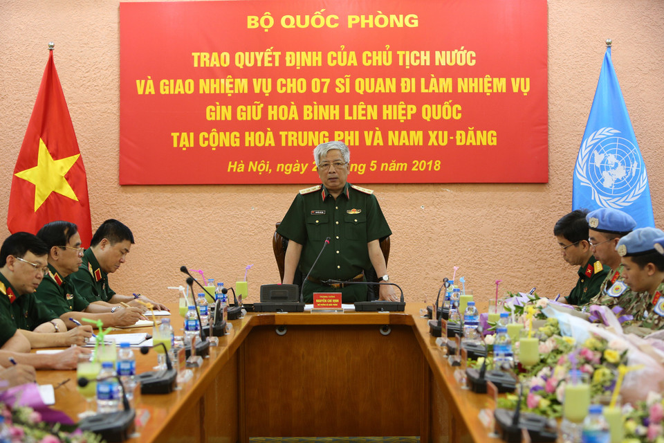 越南国防部副部长阮志咏发表讲话。越通社记者 杨江 摄