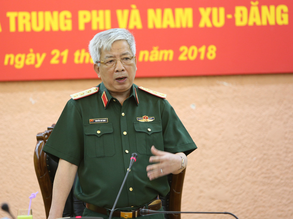 越南国防部副部长阮志咏发表讲话。越通社记者 杨江 摄