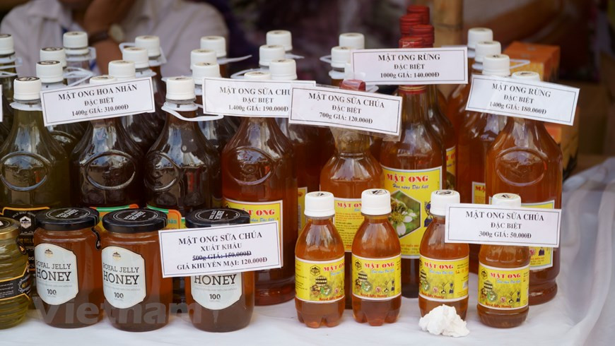 全国许多地方的土特产在此次博览会上展示。图自Vietnamplus