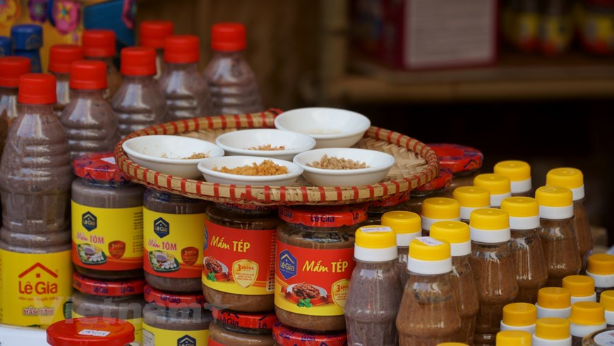 全国许多地方的土特产在此次博览会上展示。图自Vietnamplus