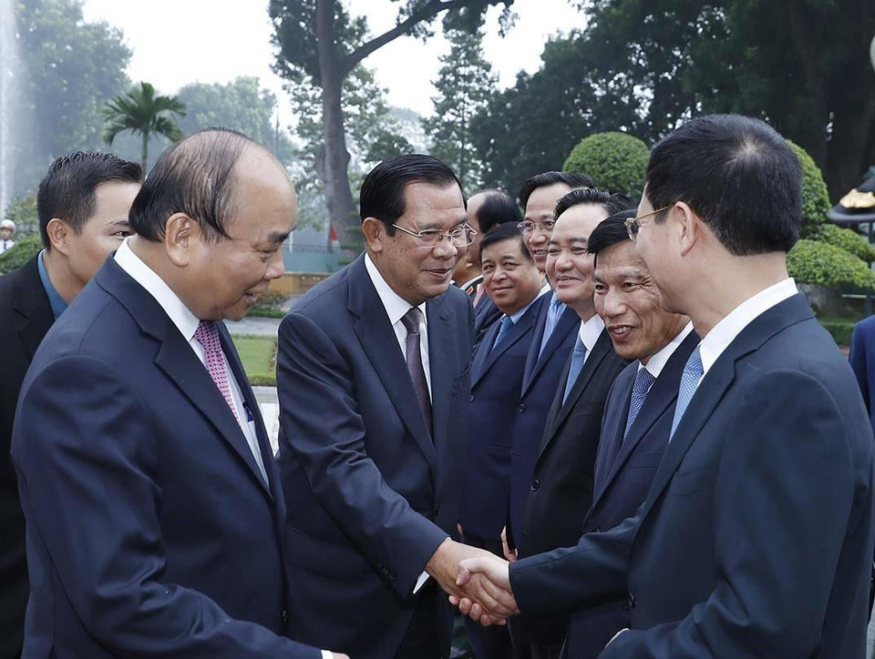 双方代表介绍。越通社记者统一 摄