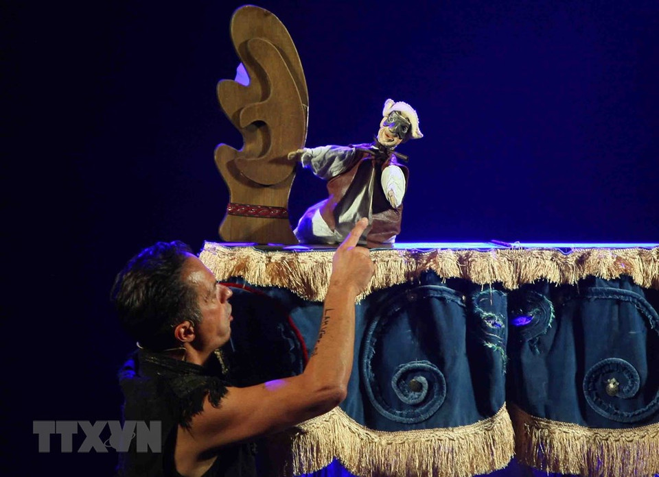 法国木偶戏节目。越通社记者 青松 摄