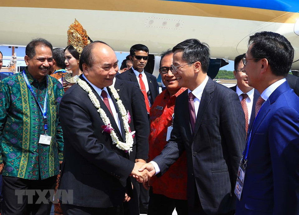 印尼领导代表到机场迎接阮春福一行。越通社记者 统一 摄