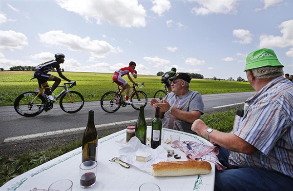 2016年环法自行车赛将于7月2日至24日举行。这是世界上挑战最大、竞争最激烈的自行车赛。