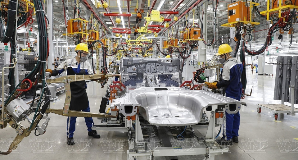 越南国家总体规划确定了2021-2030年全国GDP年均增长7.0%的目标，到2030年按现价计算人均GDP达到7500美元左右。图自越通社
