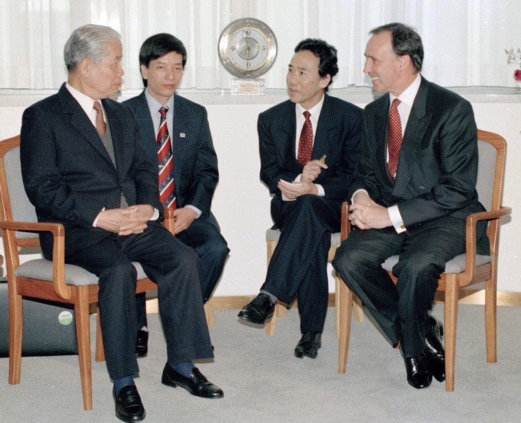 越共中央总书记杜梅1995年7月与澳大利亚总理保罗·基廷(Paul Keating)举行会谈。越通社记者 春林 摄