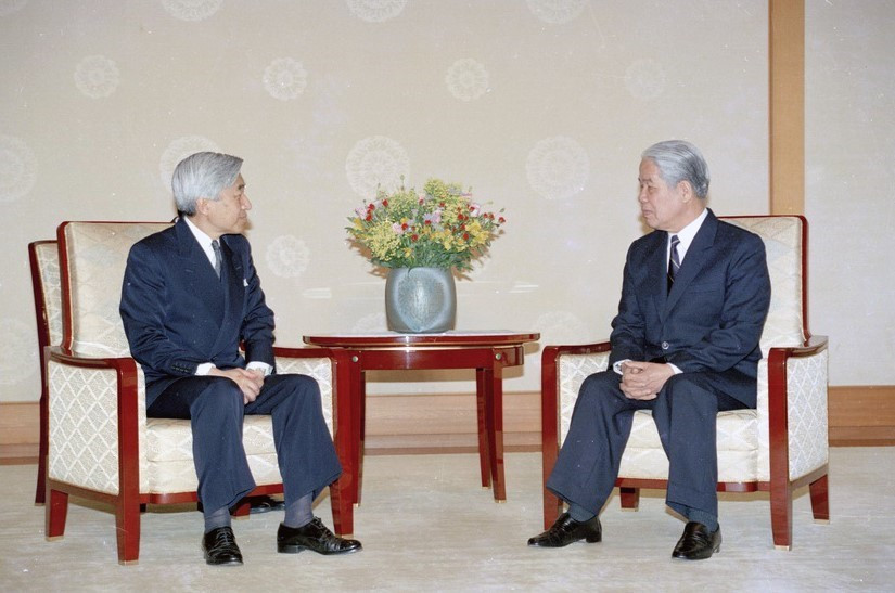 越共中央总书记杜梅1995年4月19日会见日本明仁天皇。越通社记者 春林 摄