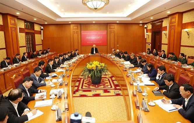 反贪反腐工作受到坚决指导，逐渐走向深入，迈出重大步伐并取得诸多重要、全面的具体成果。图中：2020年1月15日，越共中央总书记、中央反腐败指导委员会主席阮富仲主持召开中央反腐败指导委员会第17次会议。越通社记者 智勇 摄