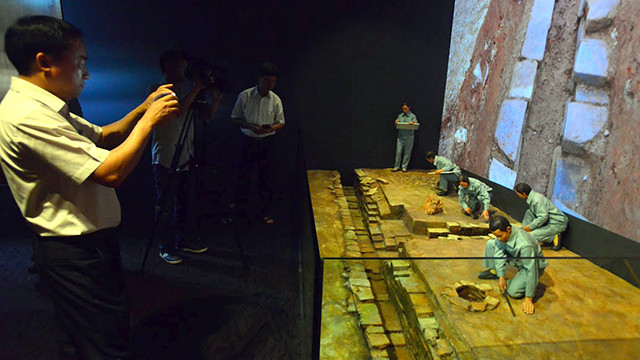 参观者可以发掘17个木质建筑工程、7个水井和许多大罗时期的陶瓷以及丁朝——前黎朝的木质建筑。