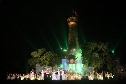 河内旗台不仅是河内的旅游景点，而且还是举行富有意义的重大文化事件的地方。其似乎还保留原状的工程。