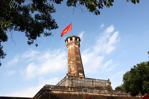 于1812年兴建的河内巴亭郡奠边府路上的河内旗台。