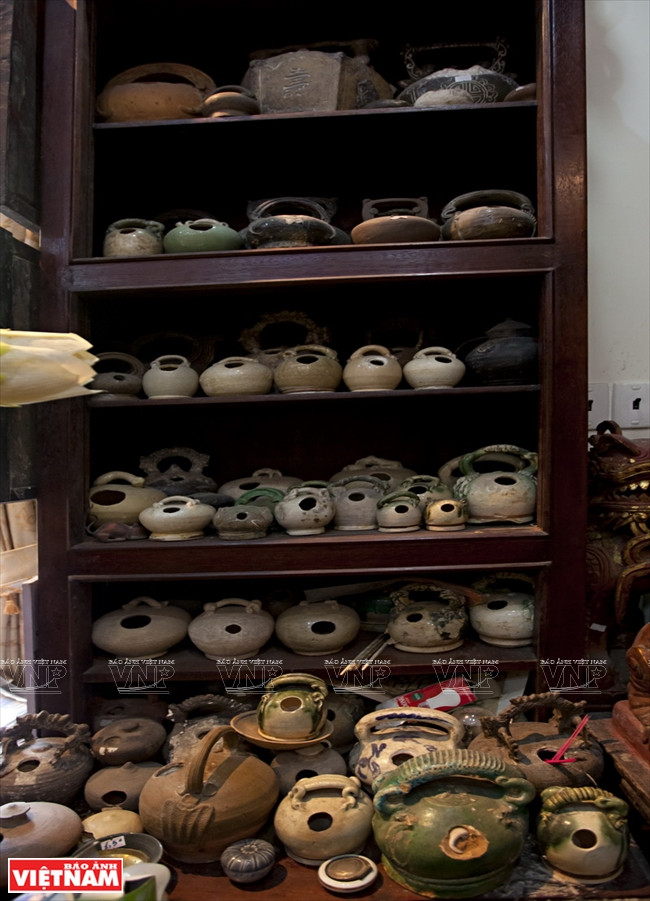 石灰瓶尺寸不一、款式丰富。（图片来源：越通社）