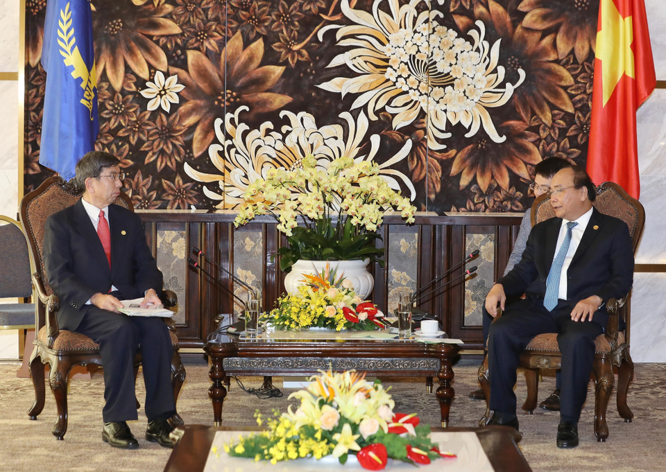 阮春福会见亚洲开发银行行长中尾武彦。 越通社记者 统一 摄