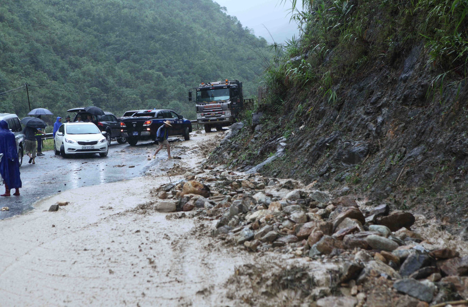 特大暴雨严重影响到莱州省交通出行。越通社记者 贵忠 摄