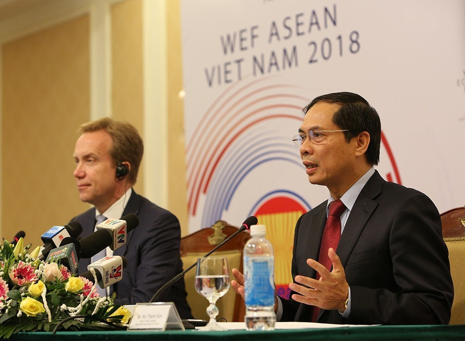 越南外交部常务副部长裴青山发表讲话。越通社记者 杨江 摄