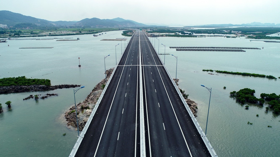 广宁省下龙市- 海防市高速公路将于9月1日正式通车。 越通社记者 中原 摄